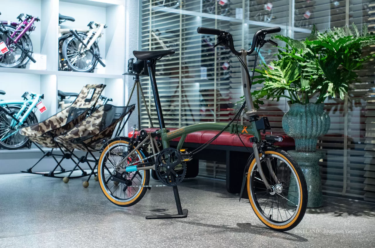 Brompton x Bear Grylls Phiên Bản Hợp Tác Giữa Xe Đạp Gấp Brompton Thực Hiện Cùng Nhà Thám Hiểm Bear Grylls.